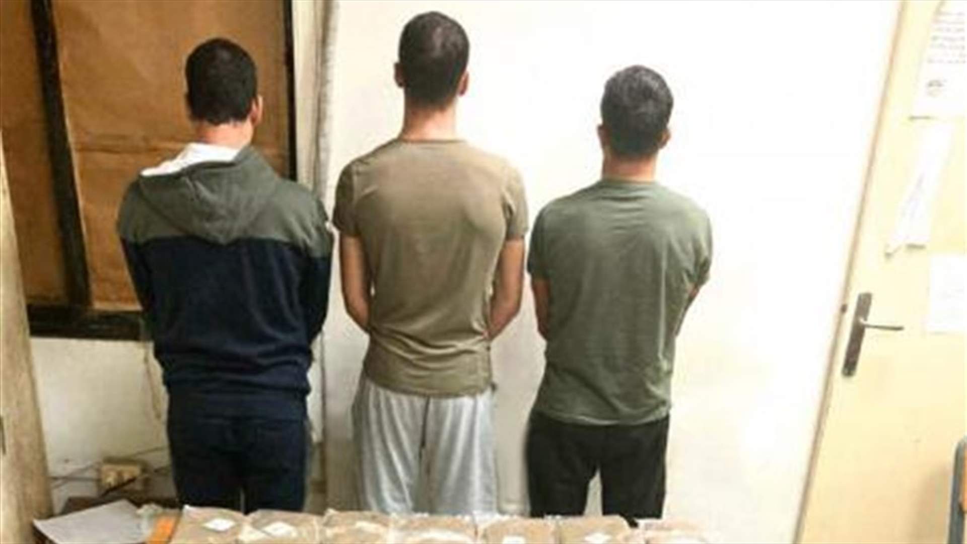 فصيلة تفتيشات المطار تُحبط عملية تهريب كمية من الحشيشة مخبّأة داخل مكبرَين للصوت (فيديو)