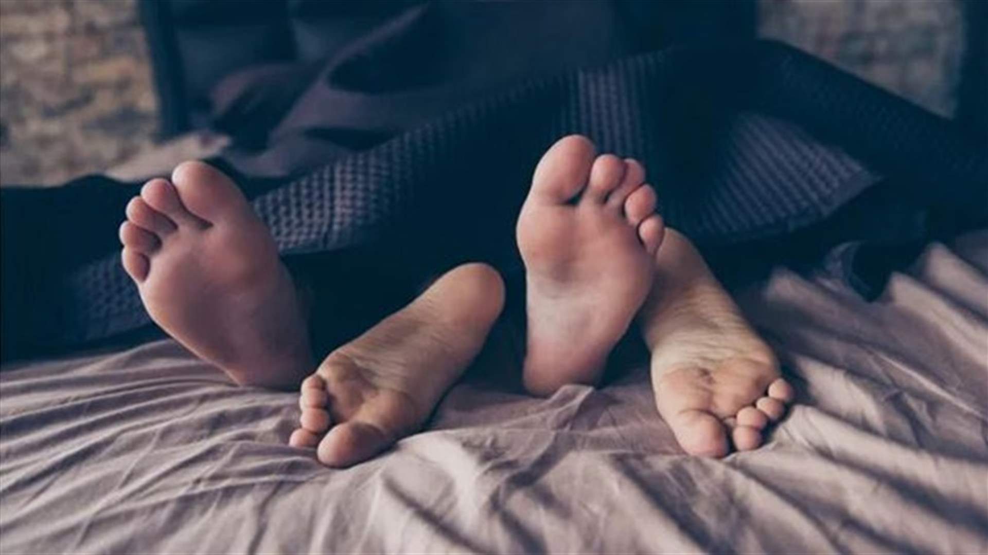 ضُبط وهو يخون زوجته... هكذا تمت معاقبته!