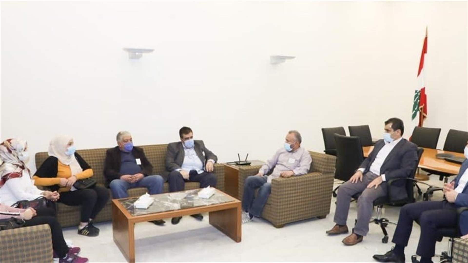 Makie, Taleb meet delegation of families of Lebanese students abroad