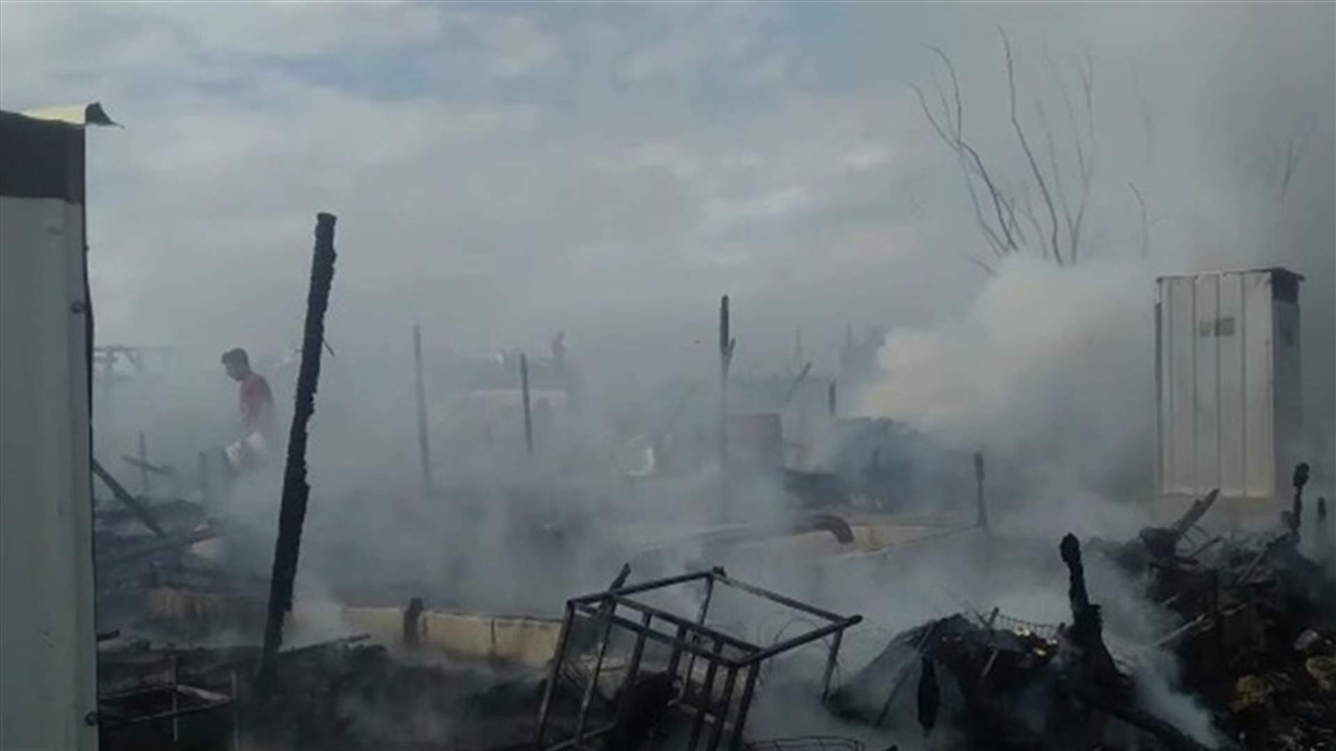حريق كبير في مخيم للنازحين خراج ابل السقي - مرجعيون (فيديو)