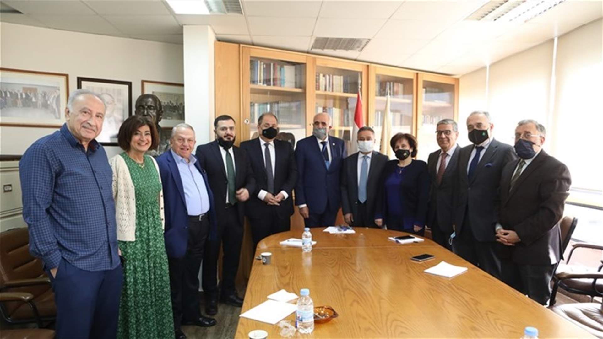 عربيد من نقابة المحررين: ذاهبون من الفقر الى البؤس وعلينا التنبه من ارتداداته على الأمن الإجتماعي.. القصيفي: لبنان بات وطنا من دون خيمة