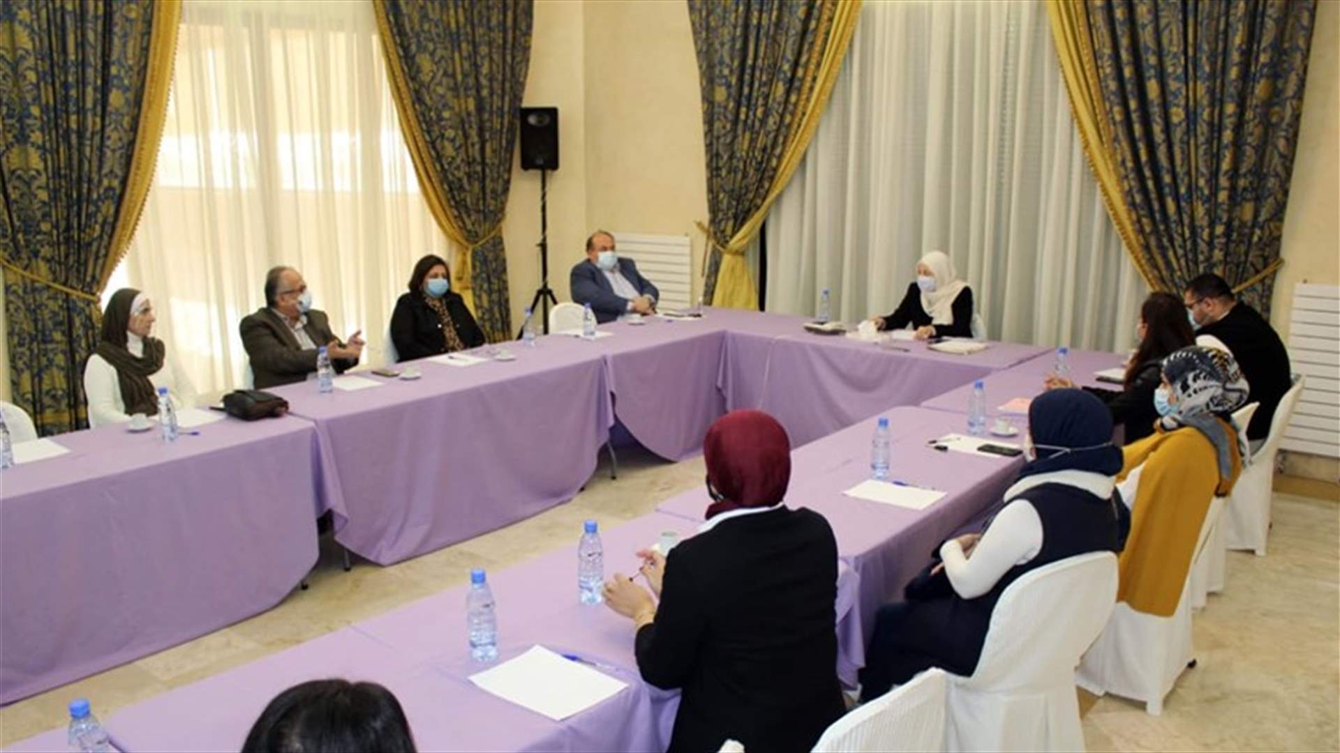 الحريري عرضت ومدراء المدارس والجامعات في صيدا الوضعين التربوي والصحي والتحضير لمرحلة  اللقاحات