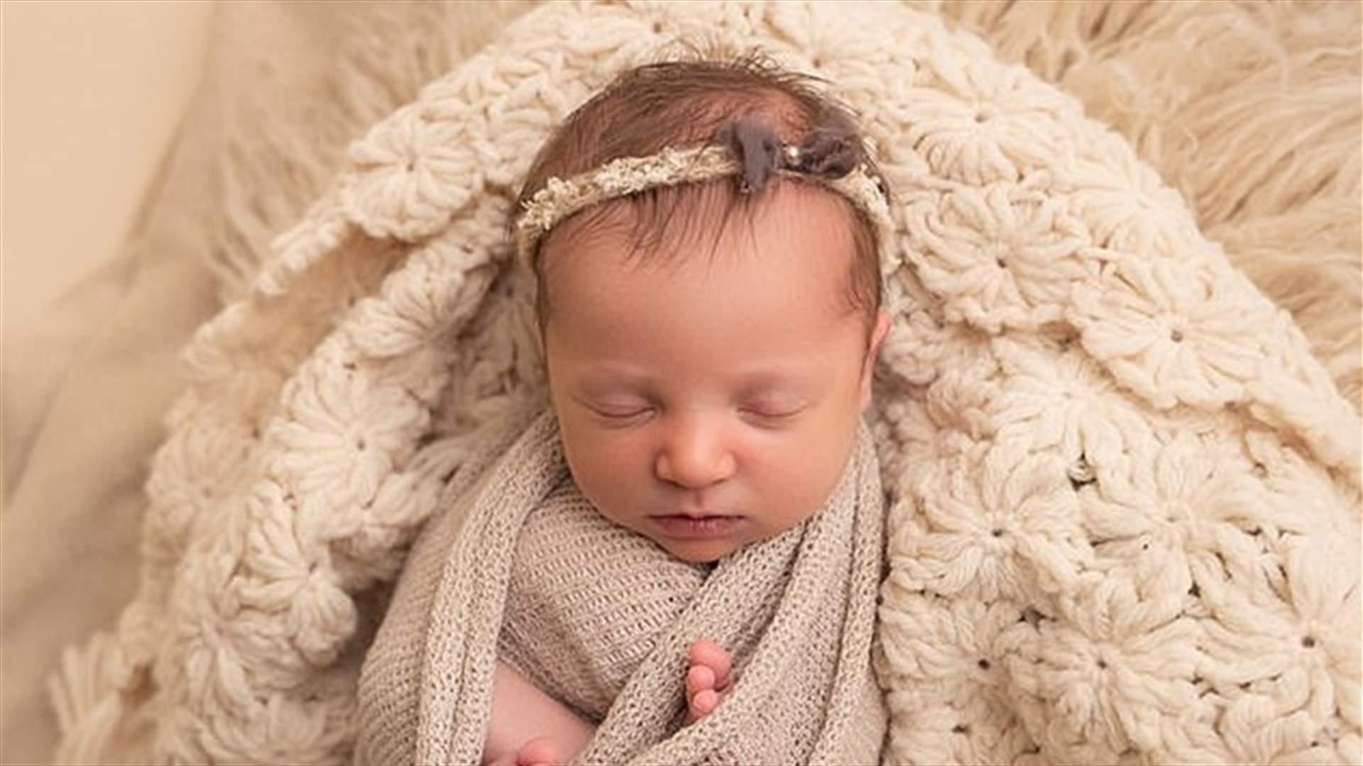 إنجاز طبّي تاريخي... ولادة طفلة بعد 27 سنة من تجميد مضغتها (صور)