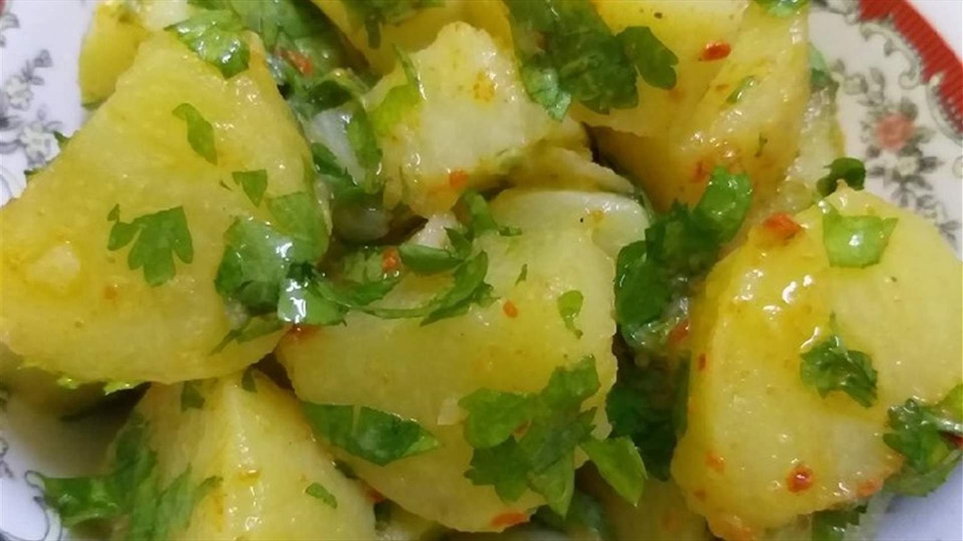 سلطة البطاطا... وصفة لذيذة وسهلة