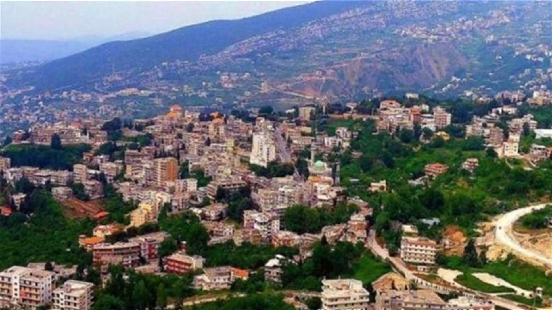 بعدما قرعوا باب منزله... تعرض مواطن للضرب والطعن في بخعون