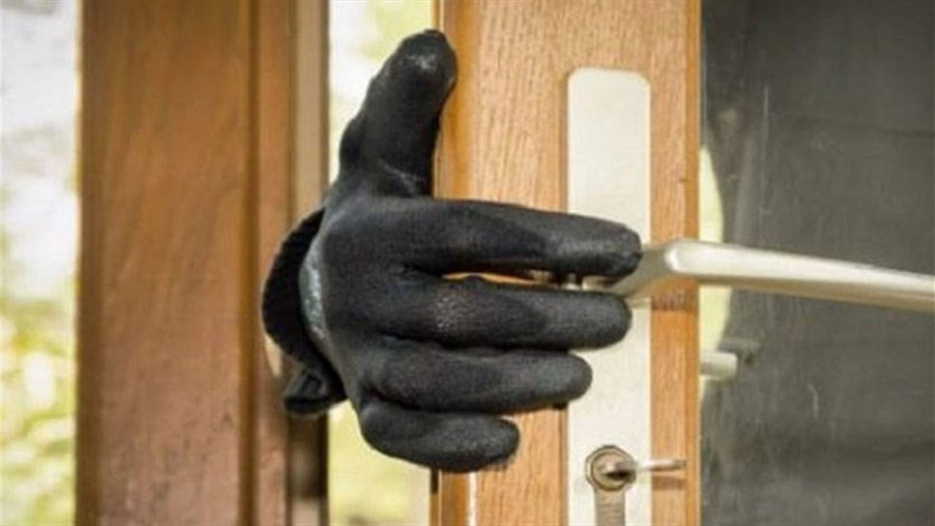 تعرض منزل للسرقة في جيرون الضنية