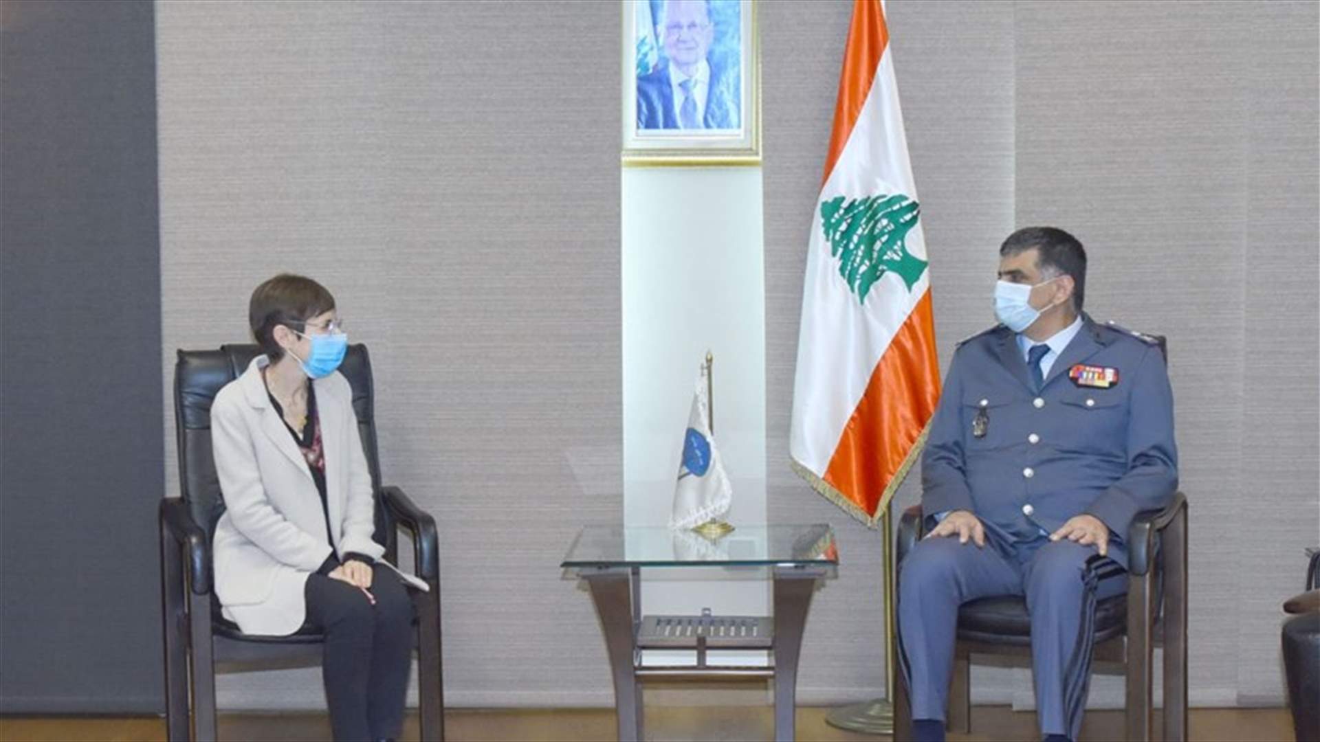 عثمان عرض مع جيرار تعزيز التنسيق مع مفوضية اللاجئين