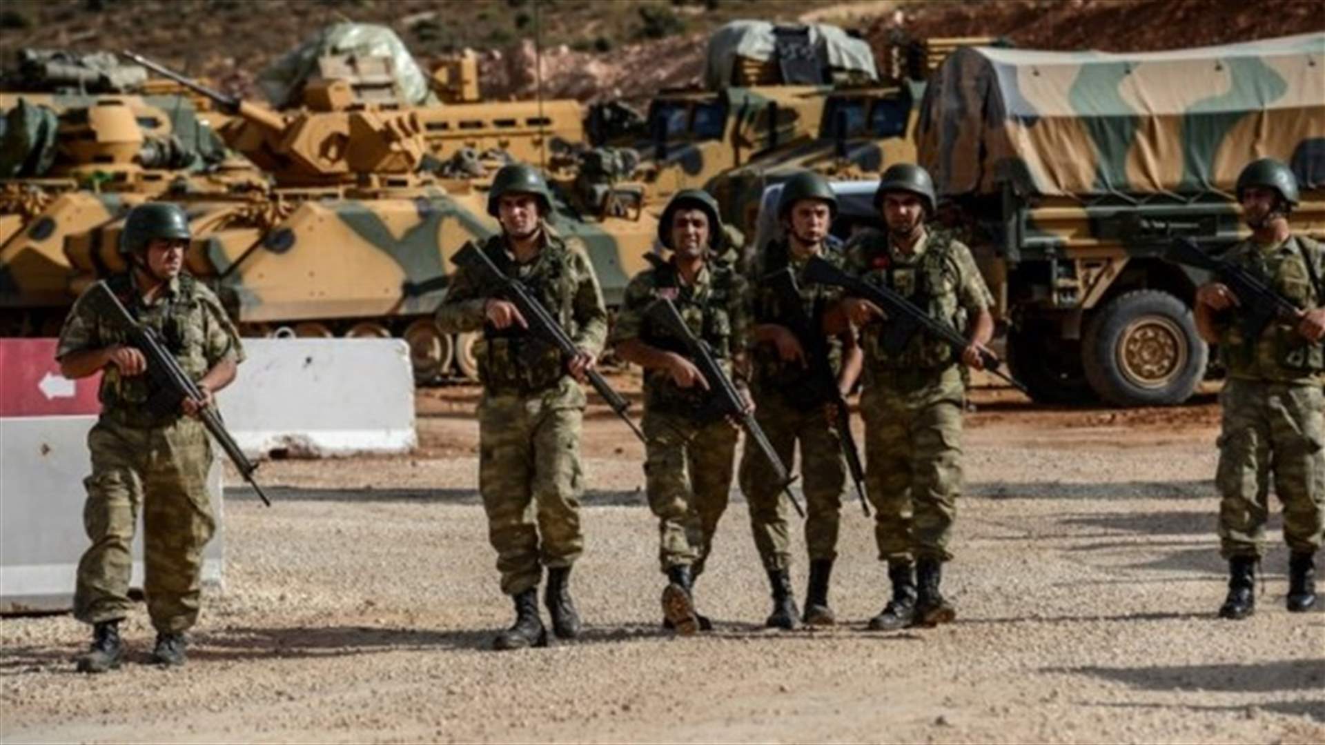 مقتل 16 شخصاً بينهم ثلاثة جنود أتراك في تفجير سيارة مفخخة في شمال شرق سوريا