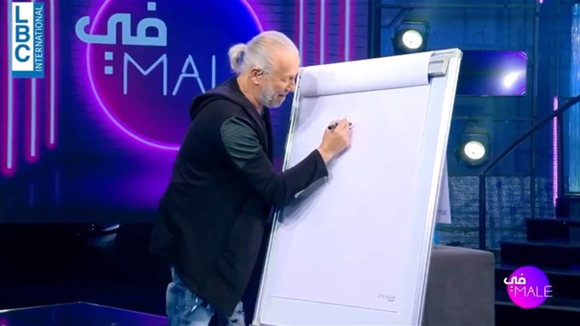 فادي ابراهيم موهوب بالرسم أيضاً... كيف تخايل نفسه كأنثى؟