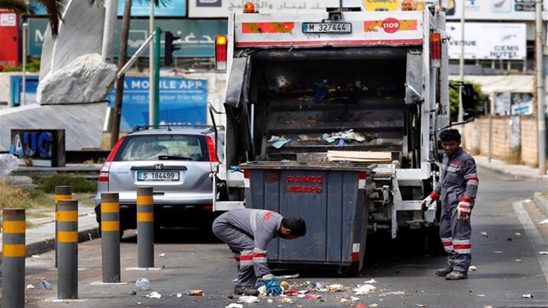 انفجار صندوق شاحنة رامكو لجمع النفايات في سوق الزلقا