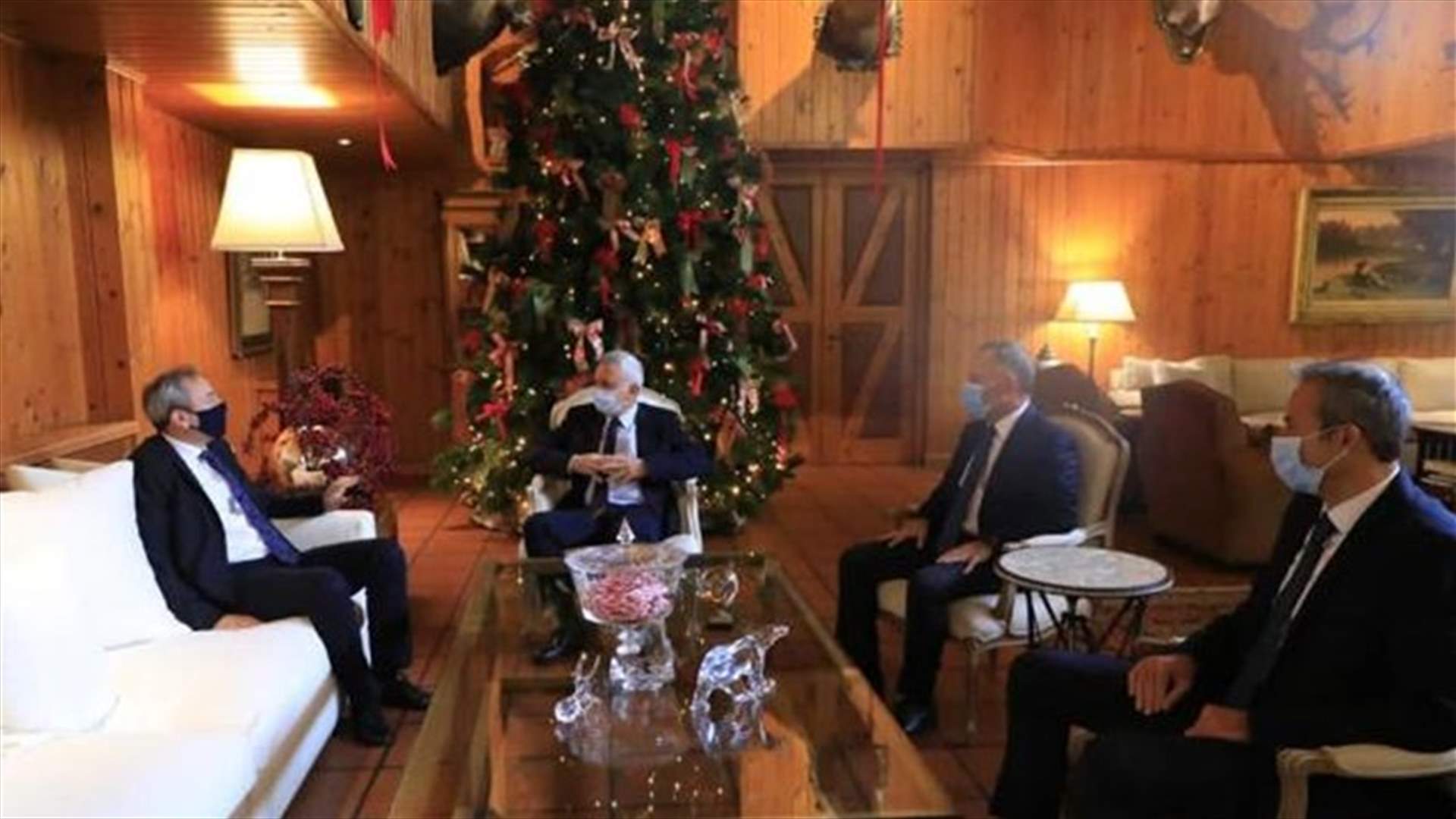 فرنجيه استقبل السفير البريطاني في زيارة وداعية