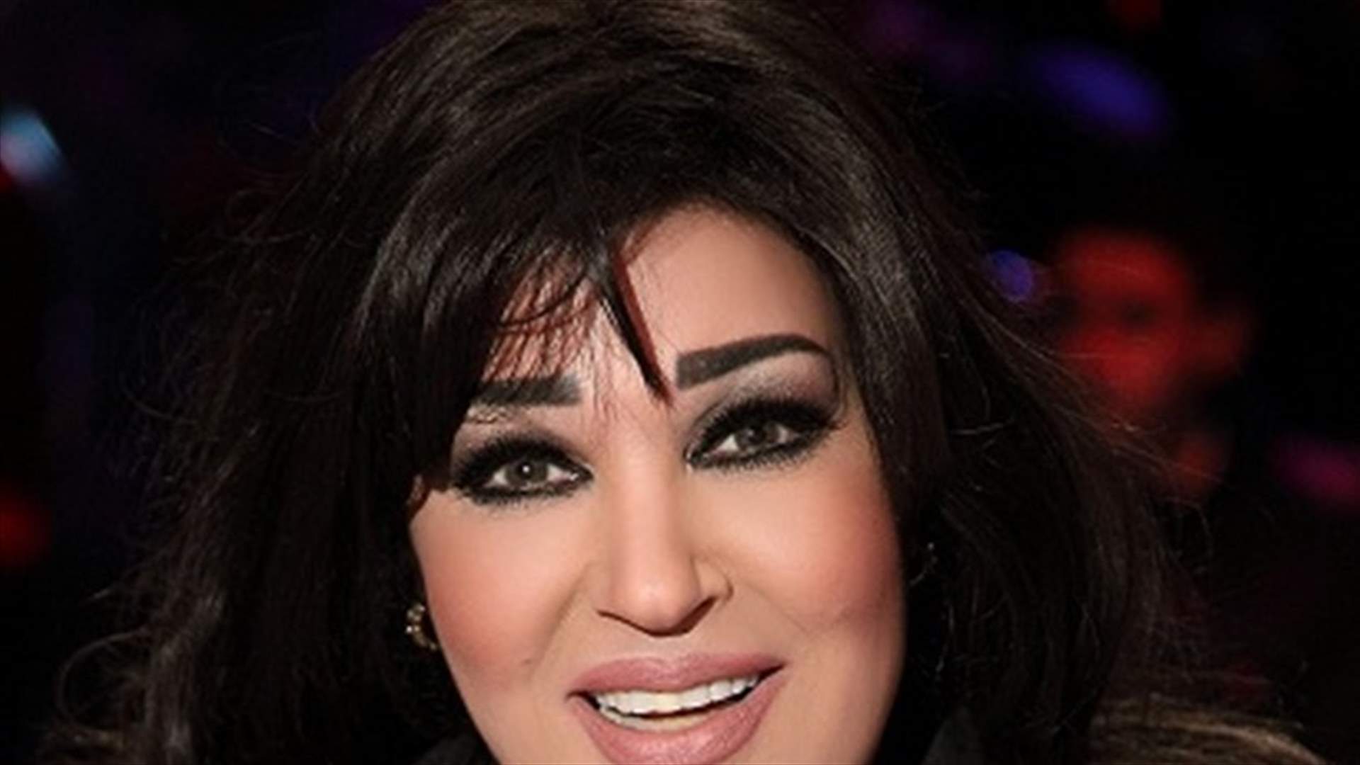 فيفي عبده تنفي شائعة وفاتها بالرقص (فيديو)