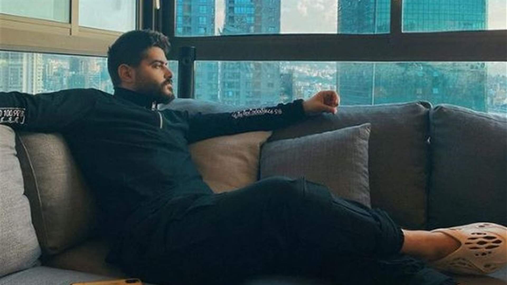 "صوت الطنجرة" يفسد فيديو ناصيف زيتون