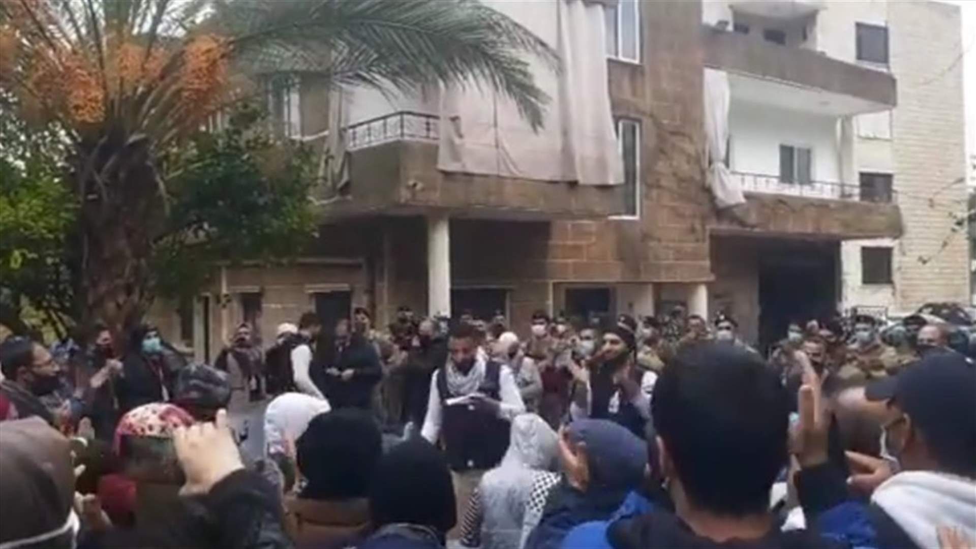 سوريون وفلسطينيون اعتصموا امام السفارة الالمانية... ما هي مطالبهم؟