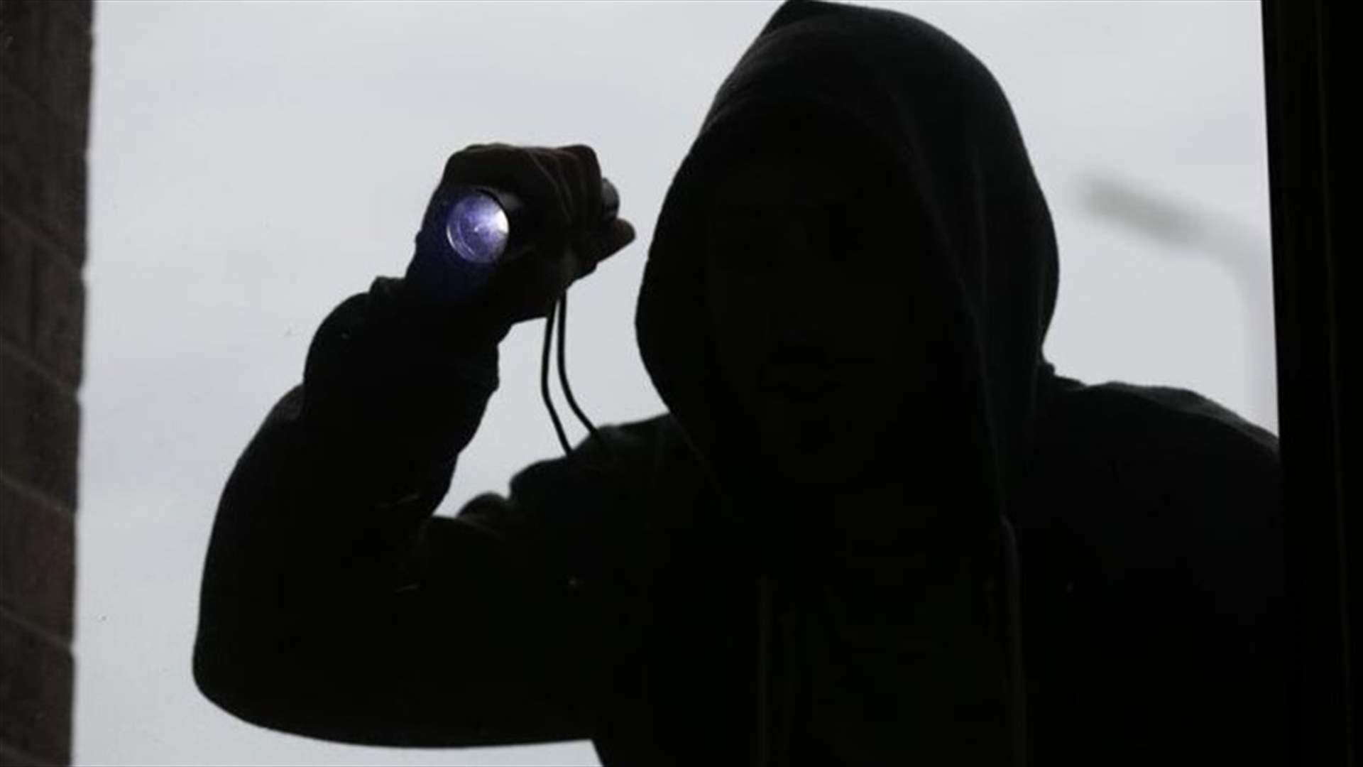 في حبوش... سرقة ماكينات انترنت ومضخات مياه عن اسطح المنازل