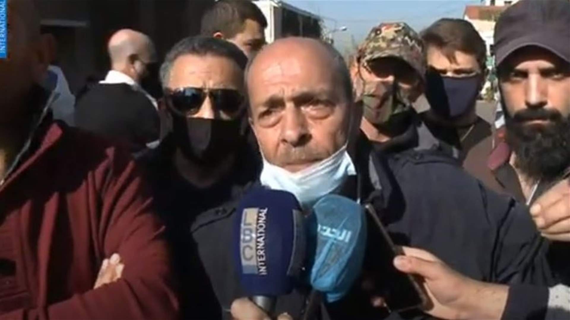 قطع الطريق وقرع الأجراس في الكحالة احتجاجًا على جريمة قتل الشاب جوزيف بجاني (فيديو)