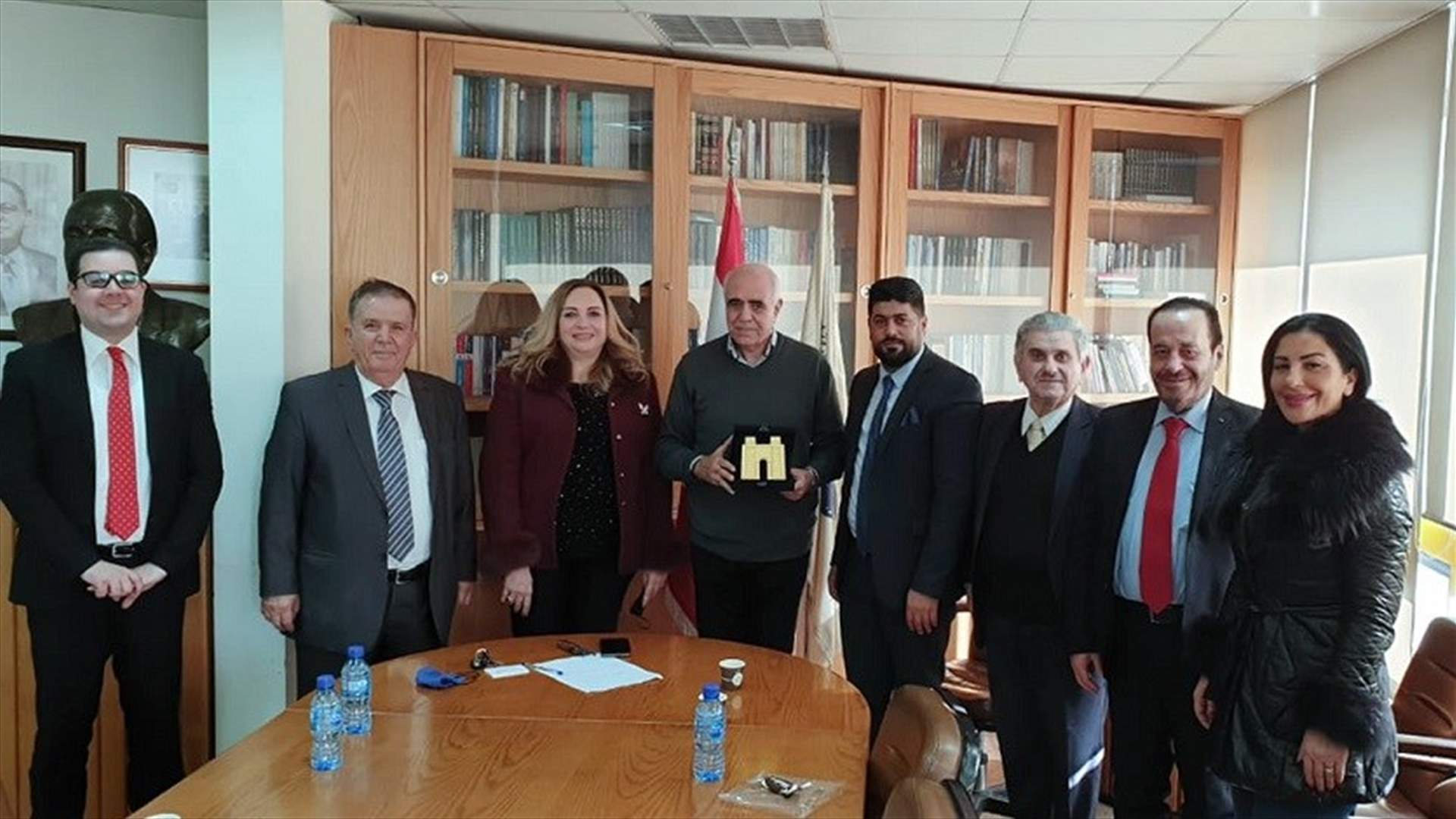 رئيس المركز العراقي الدولي للاعلام أبلغ القصيفي قرار انشاء جائزة بيروت للسلام والحوار تخليدا لضحايا انفجار 4 آب