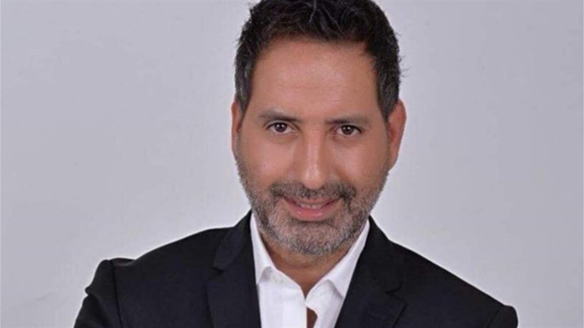 بعدما ناشد جمهوره من أجل دواء... أمير يزبك يفقد صديقه و"دينمو" حفلاته