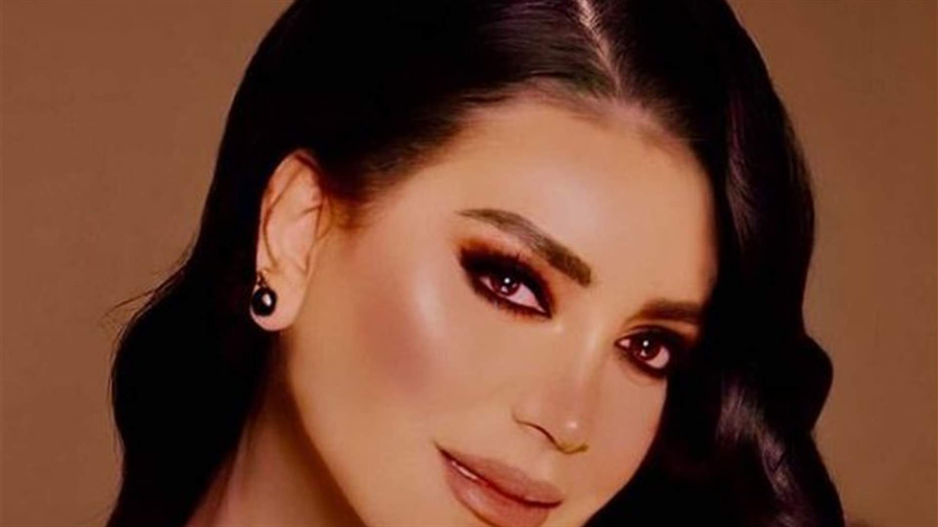 شكران مرتجى تنشر صورتها معدّلة بالفوتوشوب... هل نجحتم بالتعرّف عليها؟