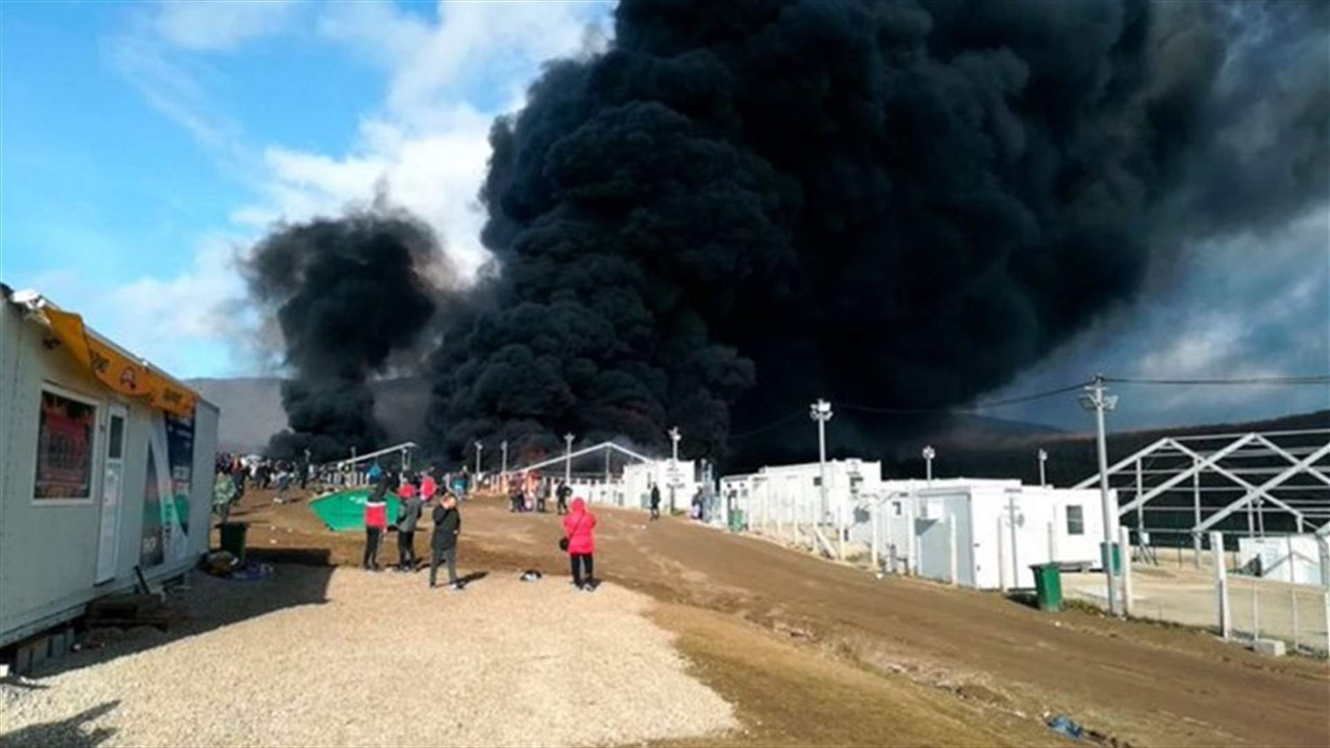 حريق في مركز للمهاجرين في البوسنة...