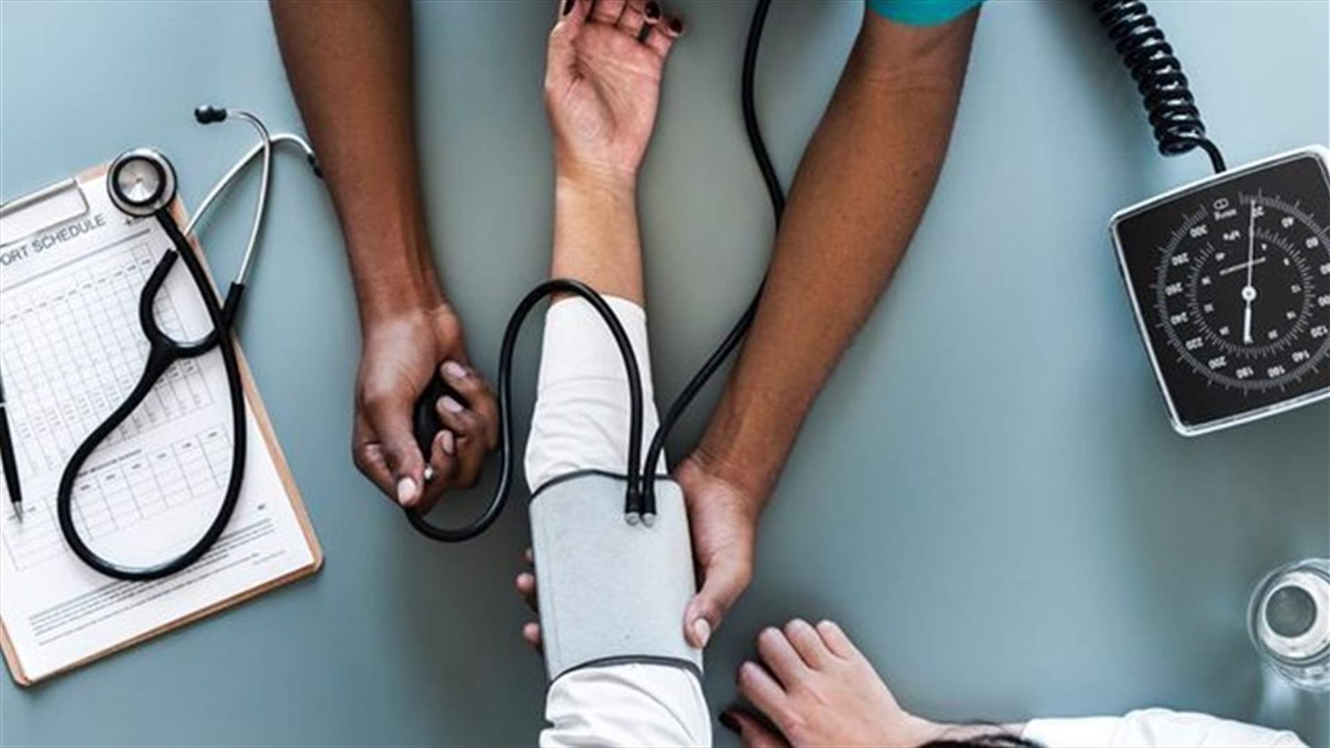 لهذه الأسباب...باحثون ينصحون بقياس ضغط الدم من كلا الذّراعين