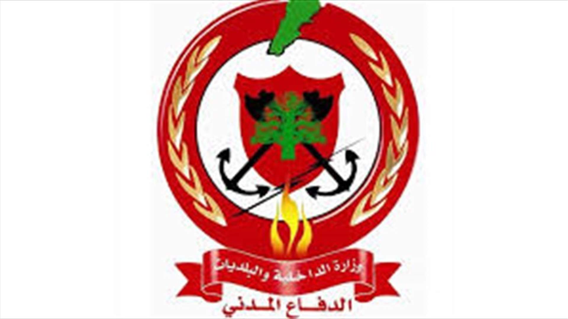 إخماد حريق في خيمة تقطنها عائلة سورية في قبة شمرا