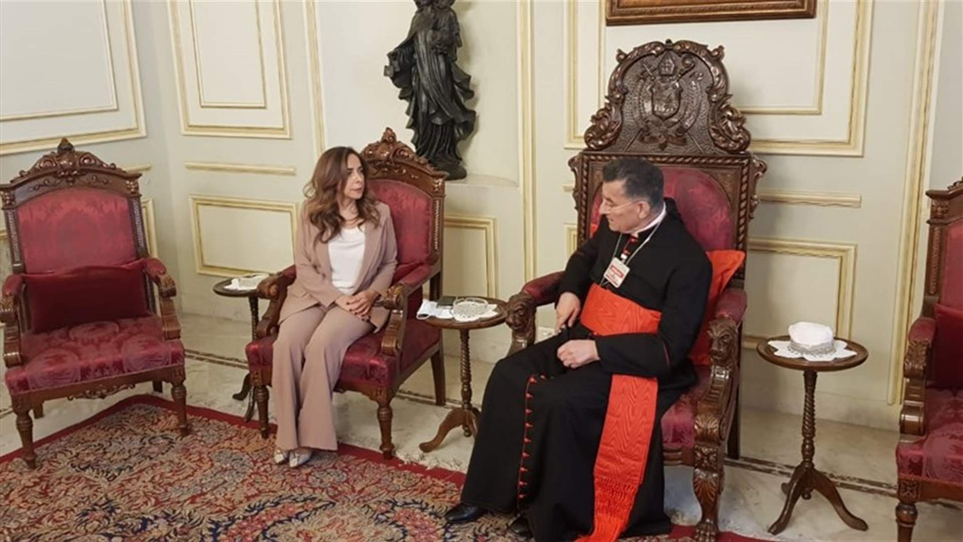 عكر ترأست اجتماعا في وزارة الدفاع بحث في الاجراءات خلال فترة الاعياد