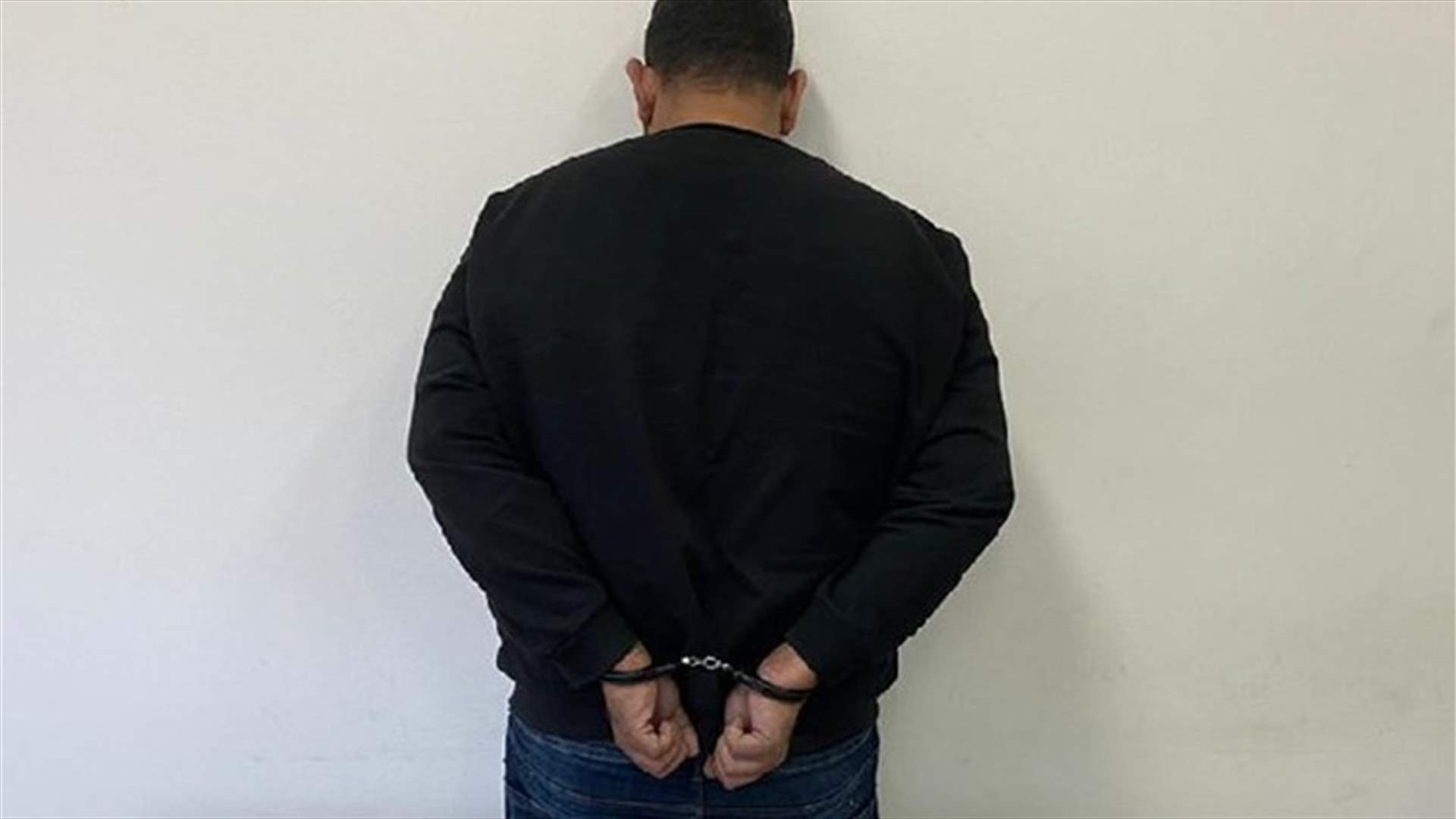 بالجرم المشهود... توقيف مروّج مخدّرات وضبط كمية كبيرة منها