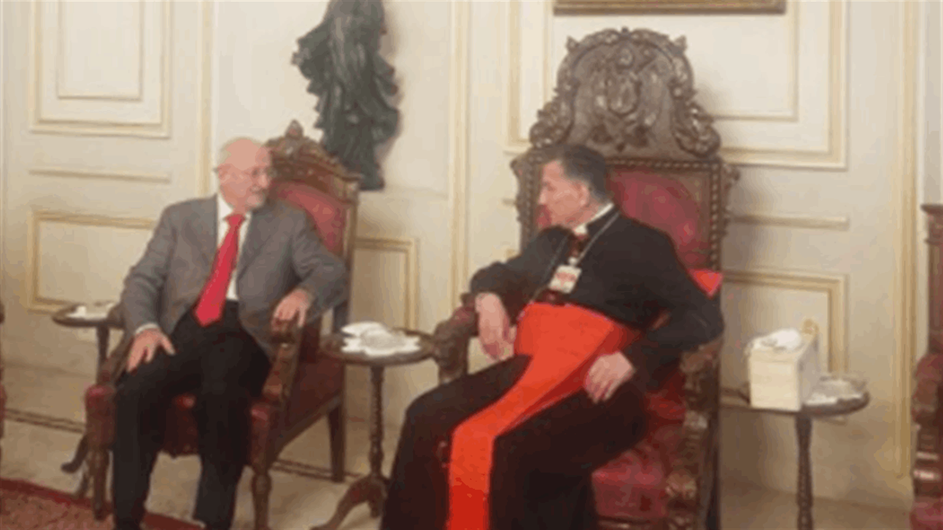 العريضي نقل الى الراعي تهاني جنبلاط بالاعياد: نتمنى ان ينجح في اقناع المعنيين بتغليب مصلحة لبنان والخروج بتشكيلة حكومية تطمئن اللبنانيين