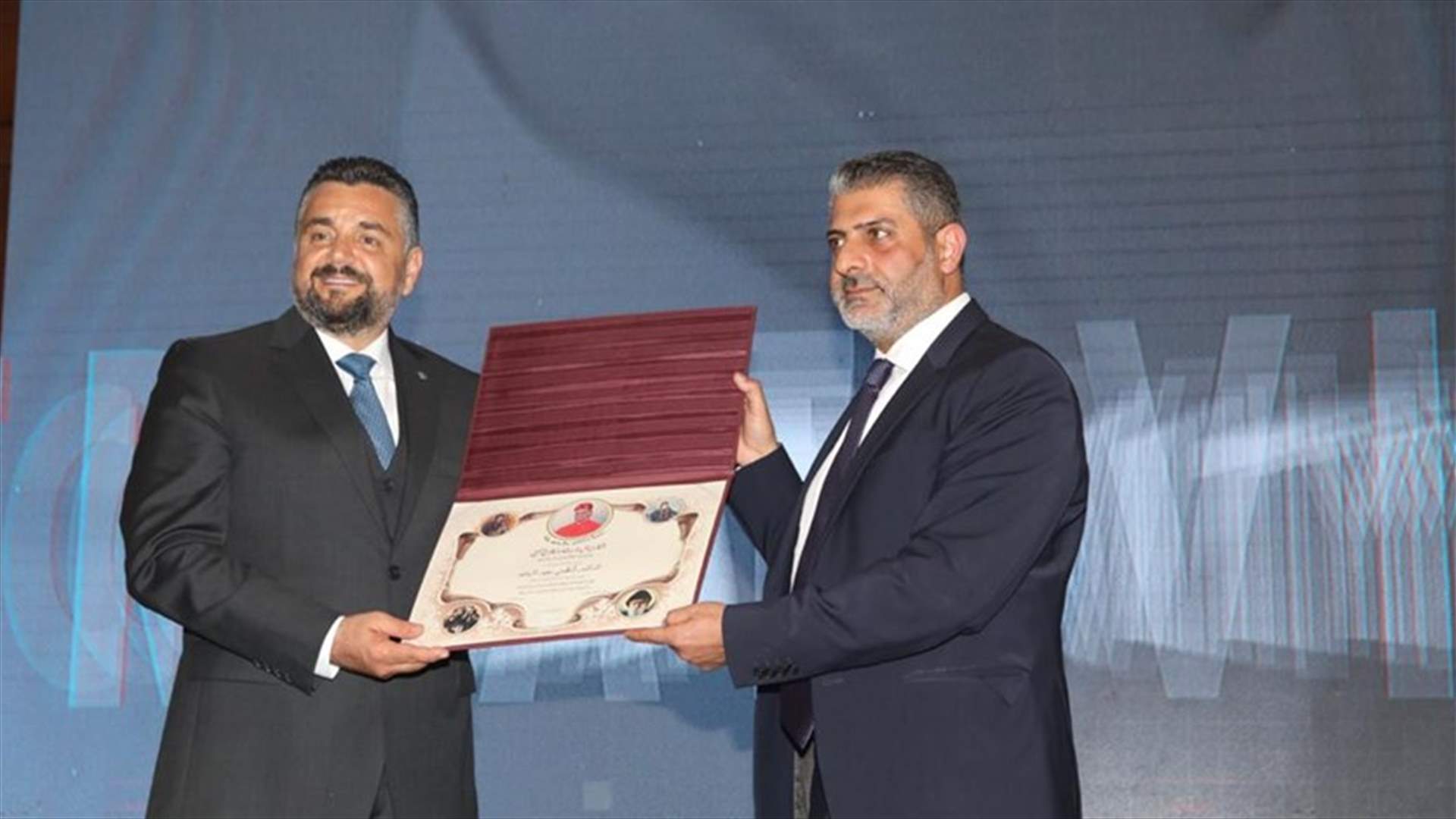 الراعي يكرّم رئيس الرابطة المارونية في استراليا