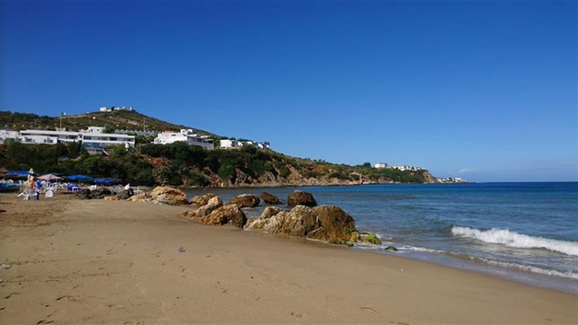 العثور على سبعة جثث على شاطئ في شمال غرب الجزائر