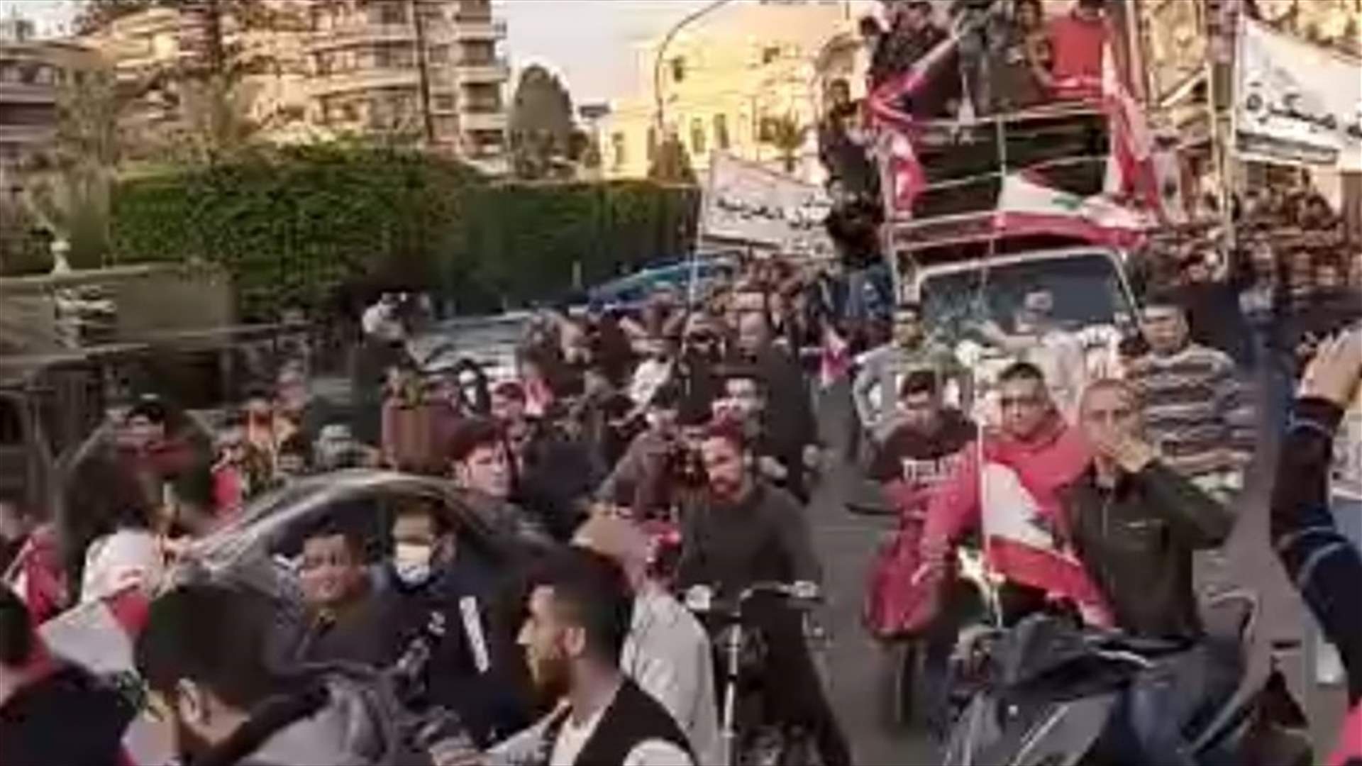 مسيرات شعبية في طرابلس احتجاجا على تردي الأوضاع