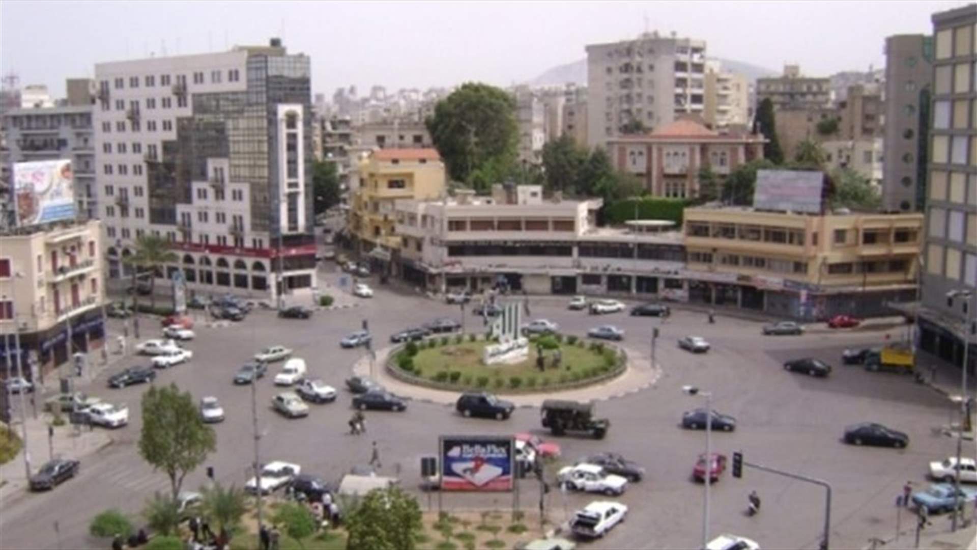 زحمة سير خانقة في طرابلس قبيل الإقفال... (صور)