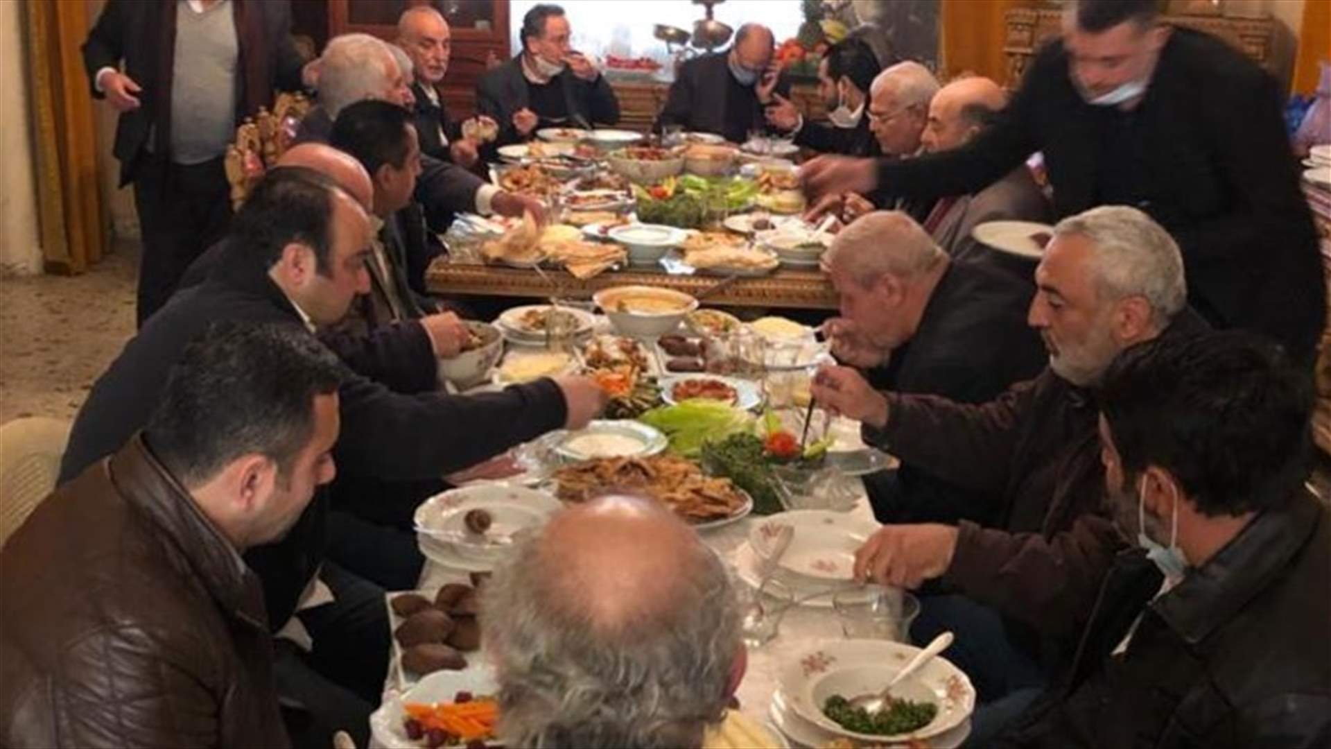 صلح: نأسف لمخالفتنا الاتفاق مع وزير الصحة في مأدبة الغداء وما حصل كان عفويا