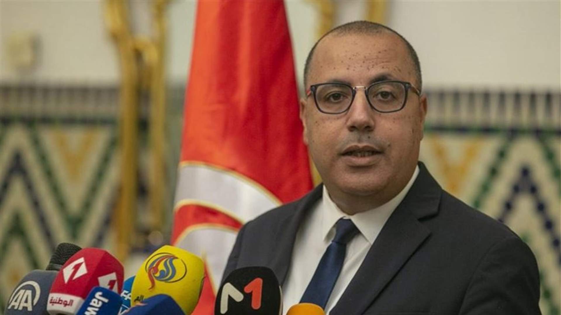 رئيس وزراء تونس يجري تعديلا وزاريا واسعا وسط توتر سياسي
