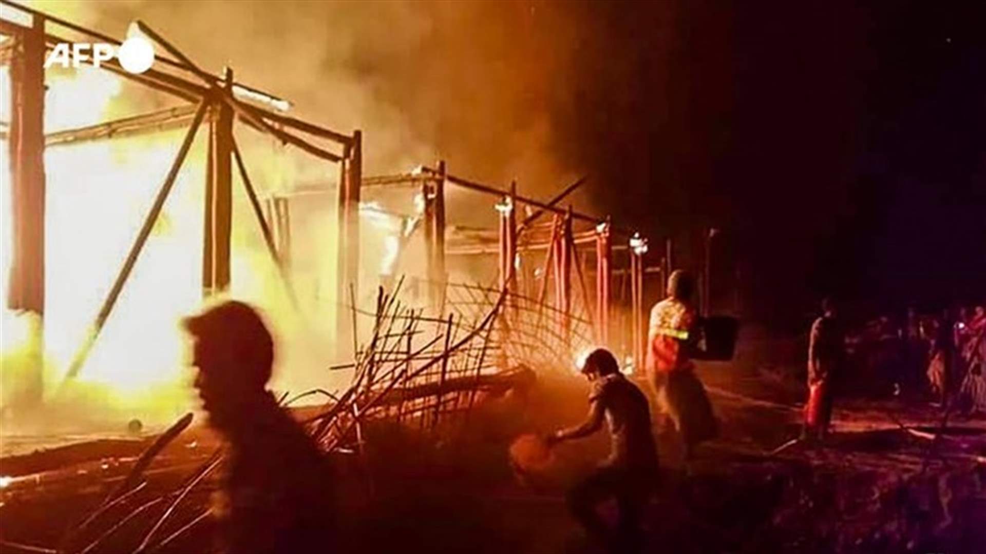 حريق يدمر 4 مدارس لليونيسف في مخيمات للروهينغا ببنغلادش