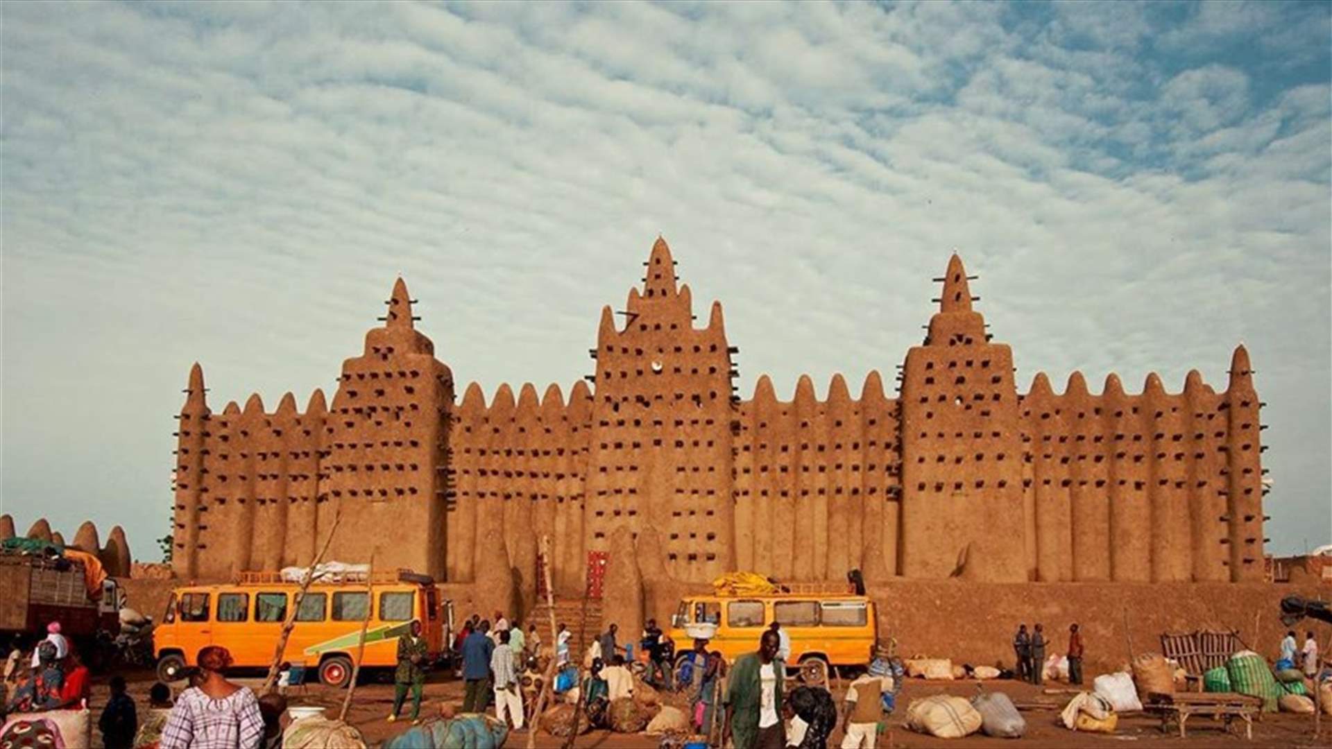 مقتل ثلاثة جنود ماليين في وسط البلاد في هجومين نسبا الى جهاديين