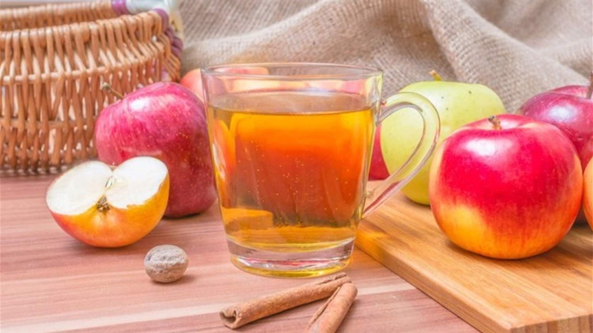 شاي التفاح بالقرفة... وصفة مثالية لليالي الشتاء الباردة!