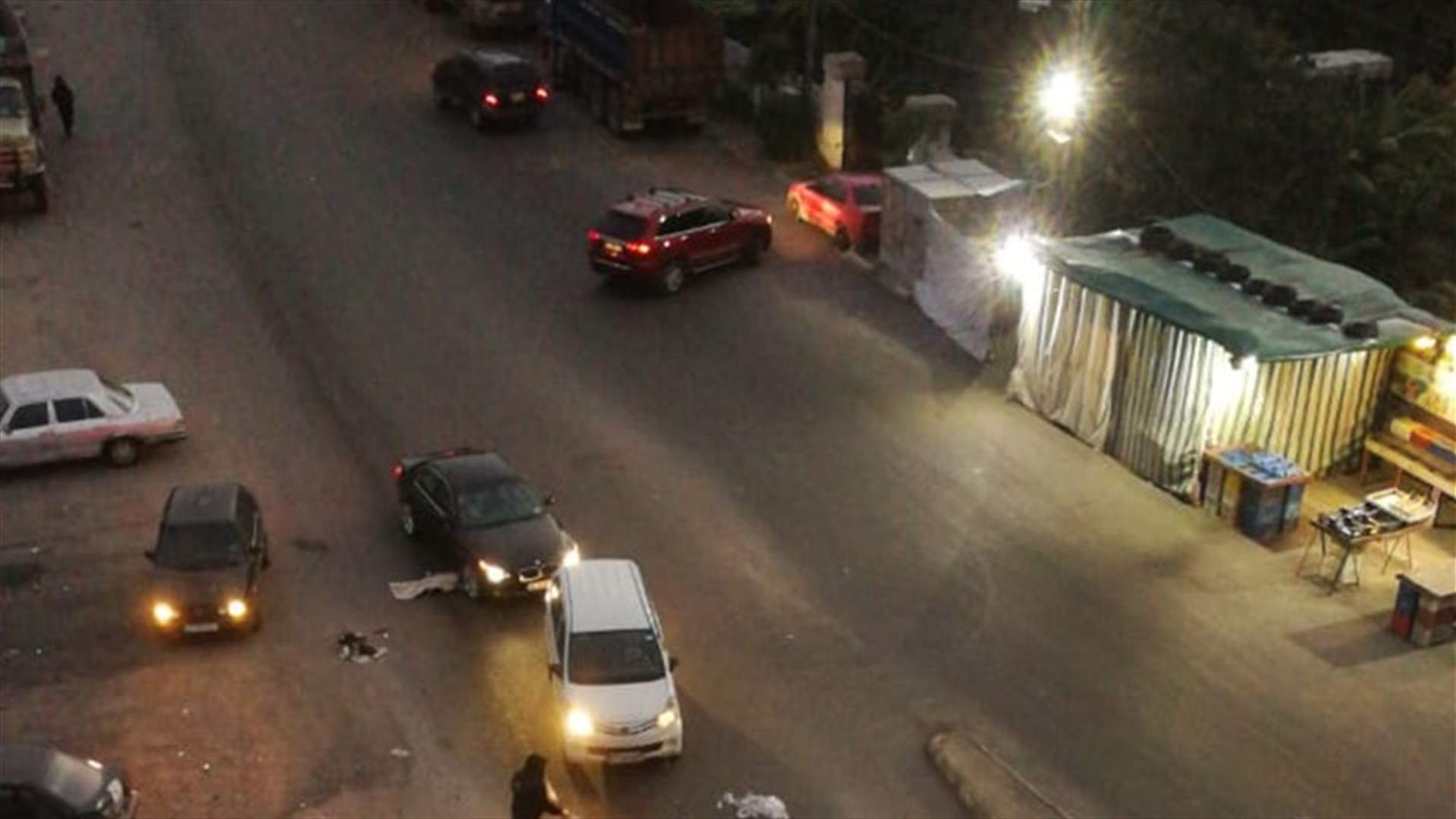 الوكالة الوطنية: محتجون قطعوا طريق القياعة في صيدا
