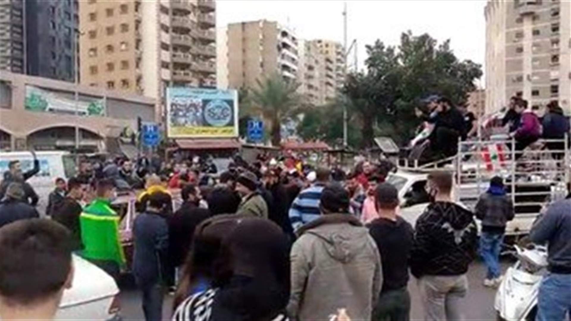 Protests gather in Tripoli, throw stones at Serail