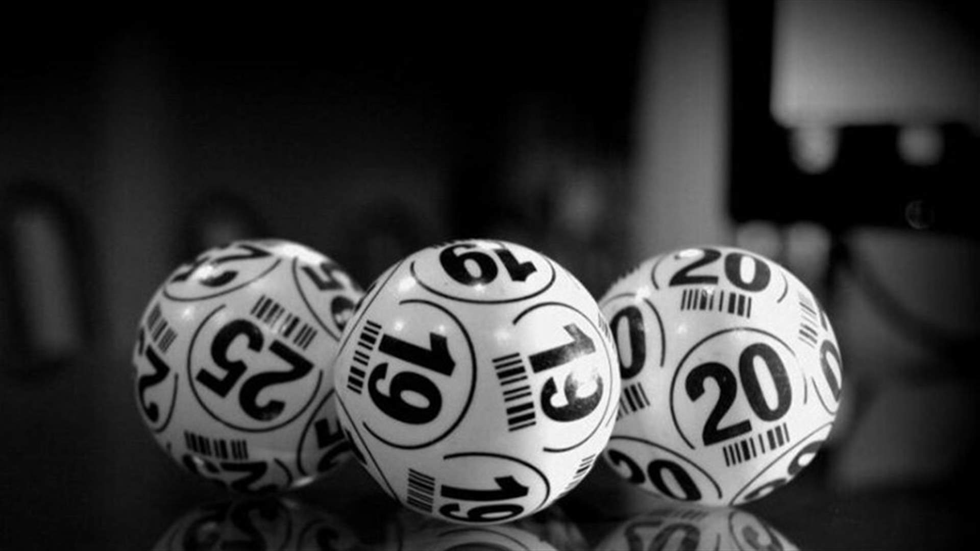 كندية تفوز بـ60 مليون دولار... اختارت أرقاماً ظهرت في حلم زوجها منذ 20 عاماً