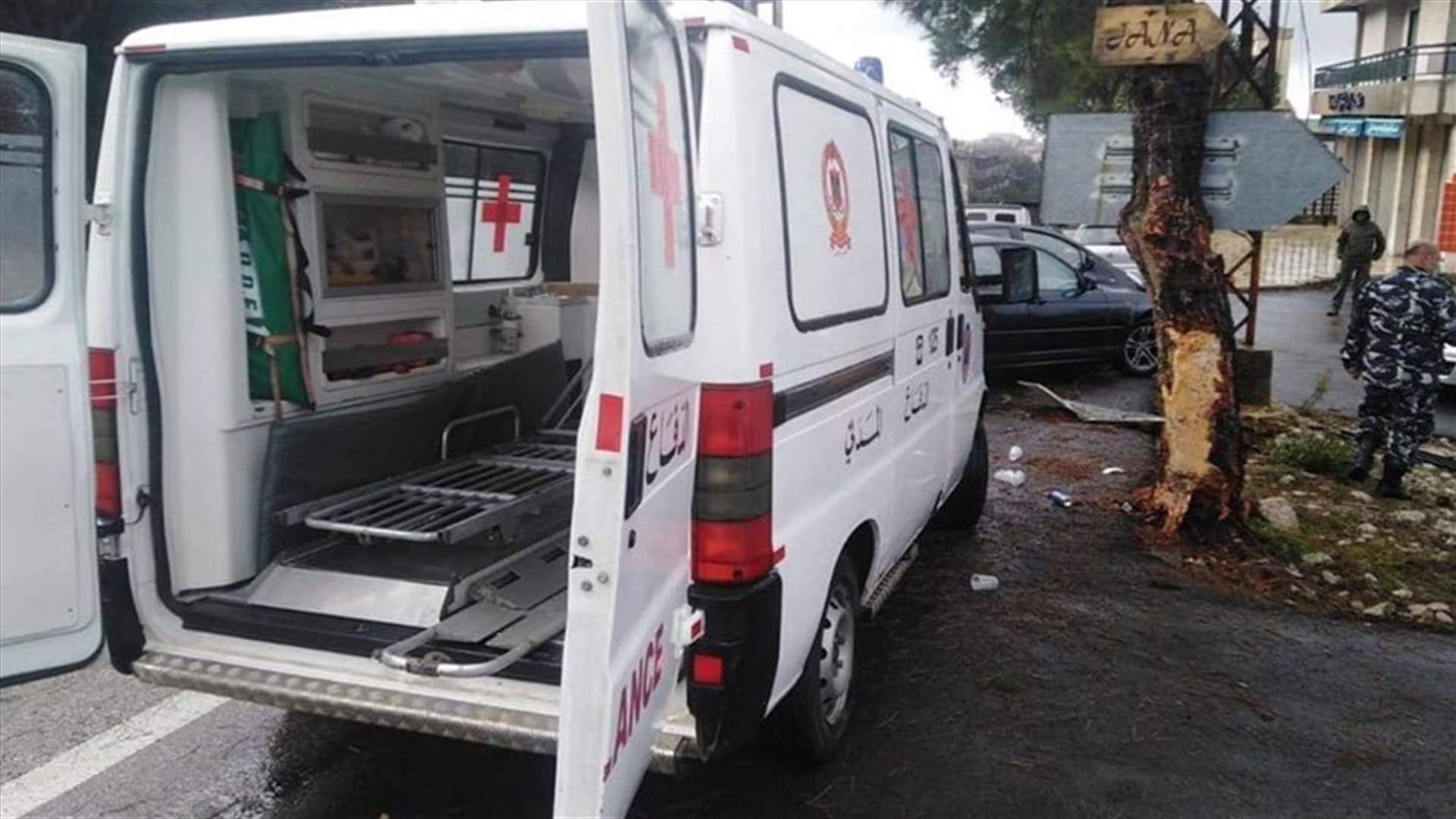 اربعة جرحى جراء حادث مروري على طريق عام عجلتون (صور)