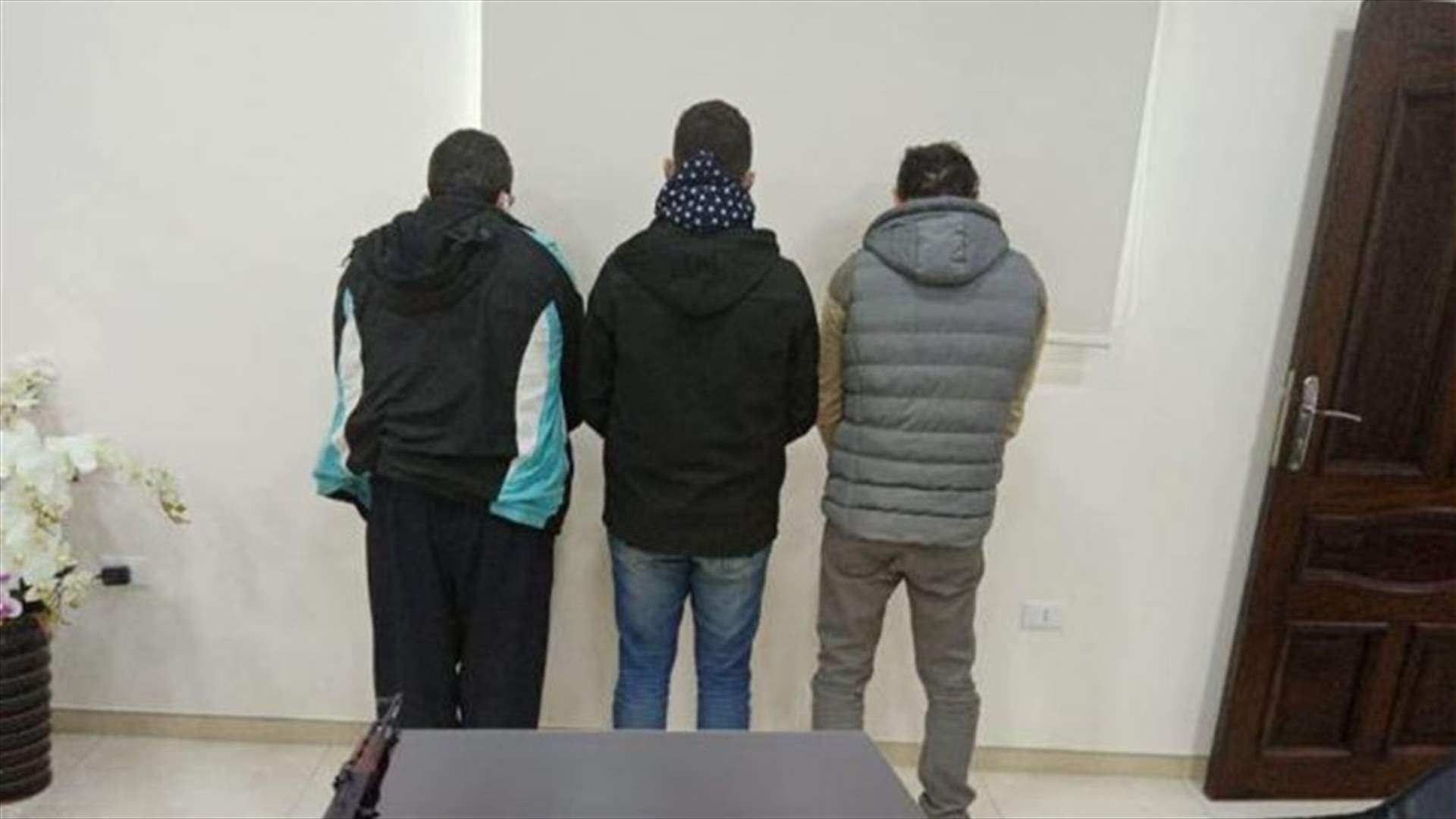عصابة سرقت كابلات وأسلاك كهربائية عن الشبكة العامة في عدد من المناطق بقبضة "المعلومات"