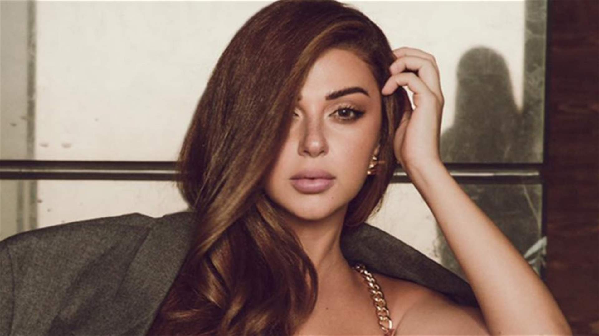 ميريام فارس تقطف الليمون مع ابنها جايدن في حديقتها الخاصة