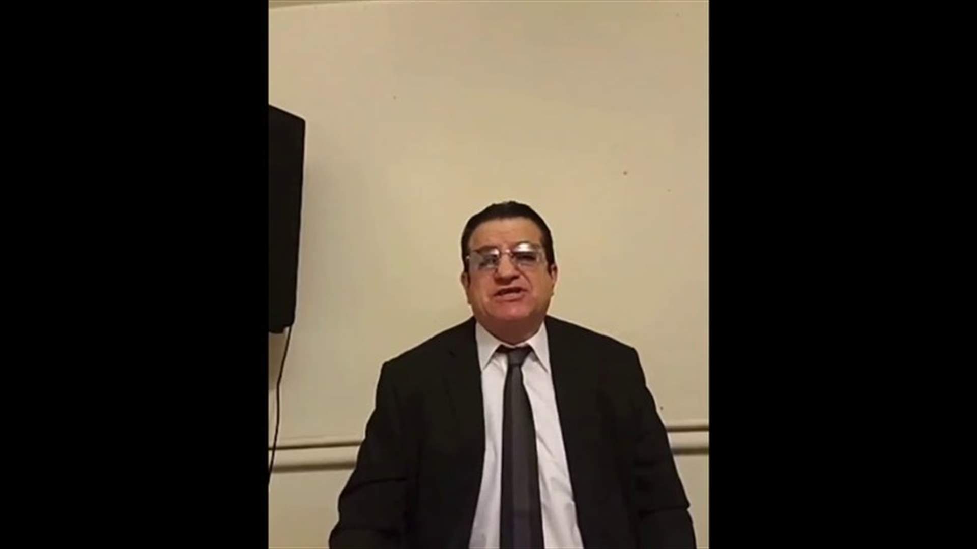 طوني كتورة يزاحم نجوم الفن والسياسة بنسب المشاهدة والترند... لماذا شاهده اللبنانيون؟