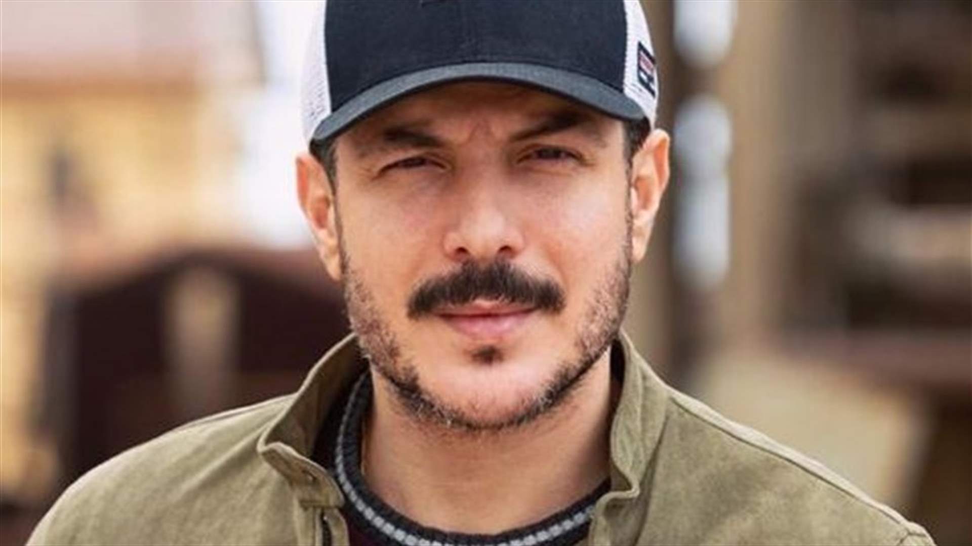 باسل خياط بصورة مؤثرة مع والده الراحل: "هيك بيحب"