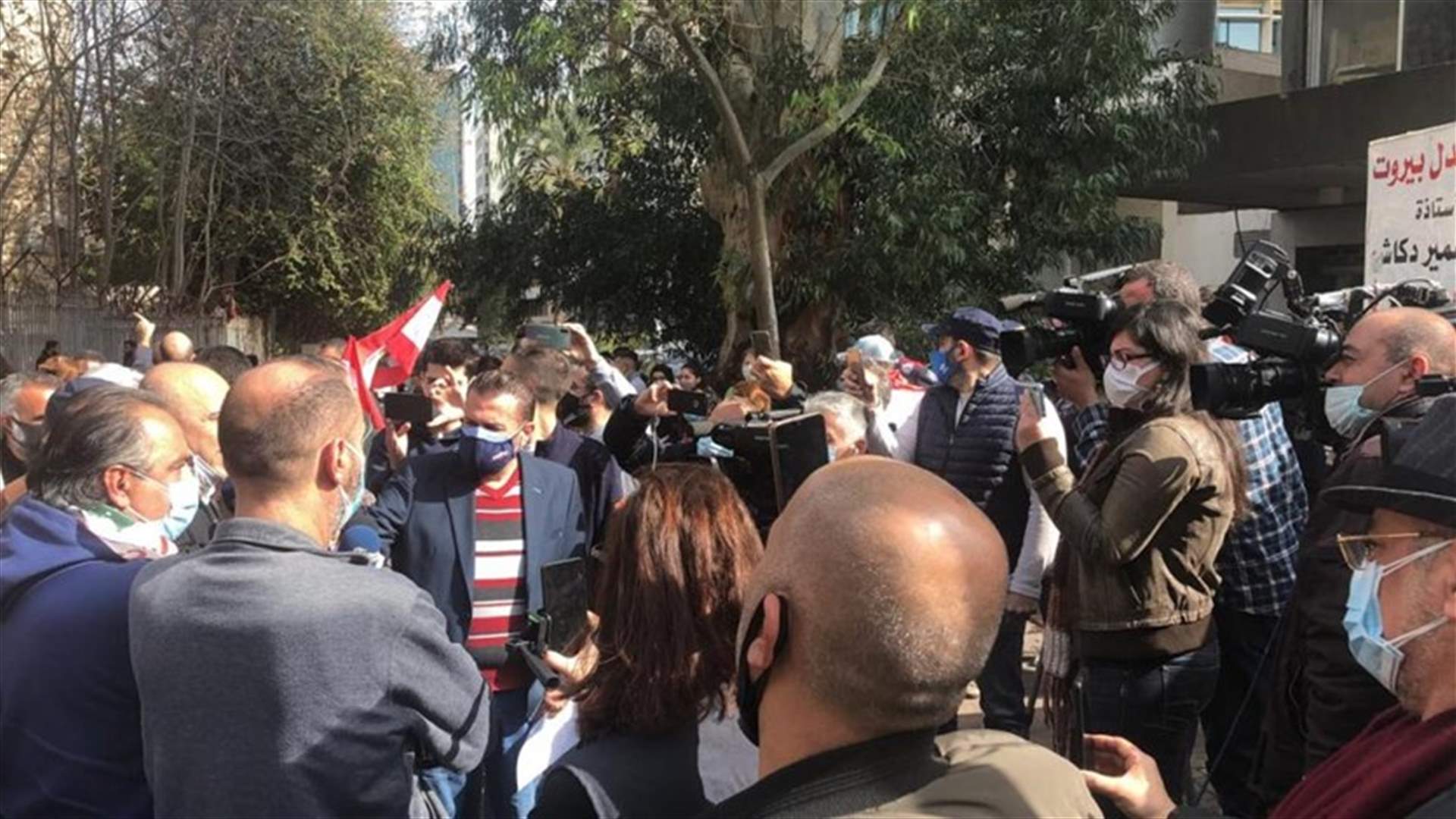 وقفة امام قصر عدل بيروت احتجاجا على مقتل سليم ودعما للموقوفين وكشف ملابسات تفجير المرفأ