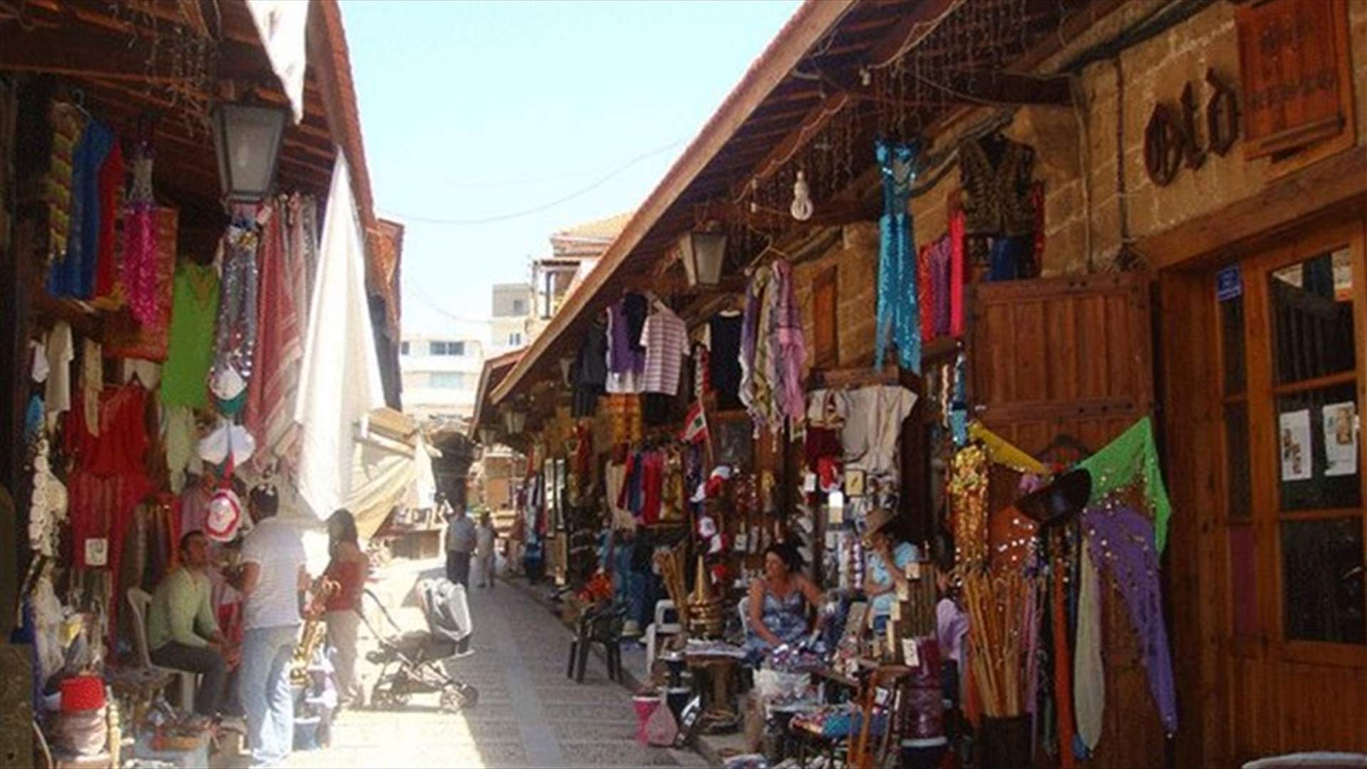 اجتماع لتجار الالبسة والاحذية في جبيل: للسماح بفتح المحال غدا