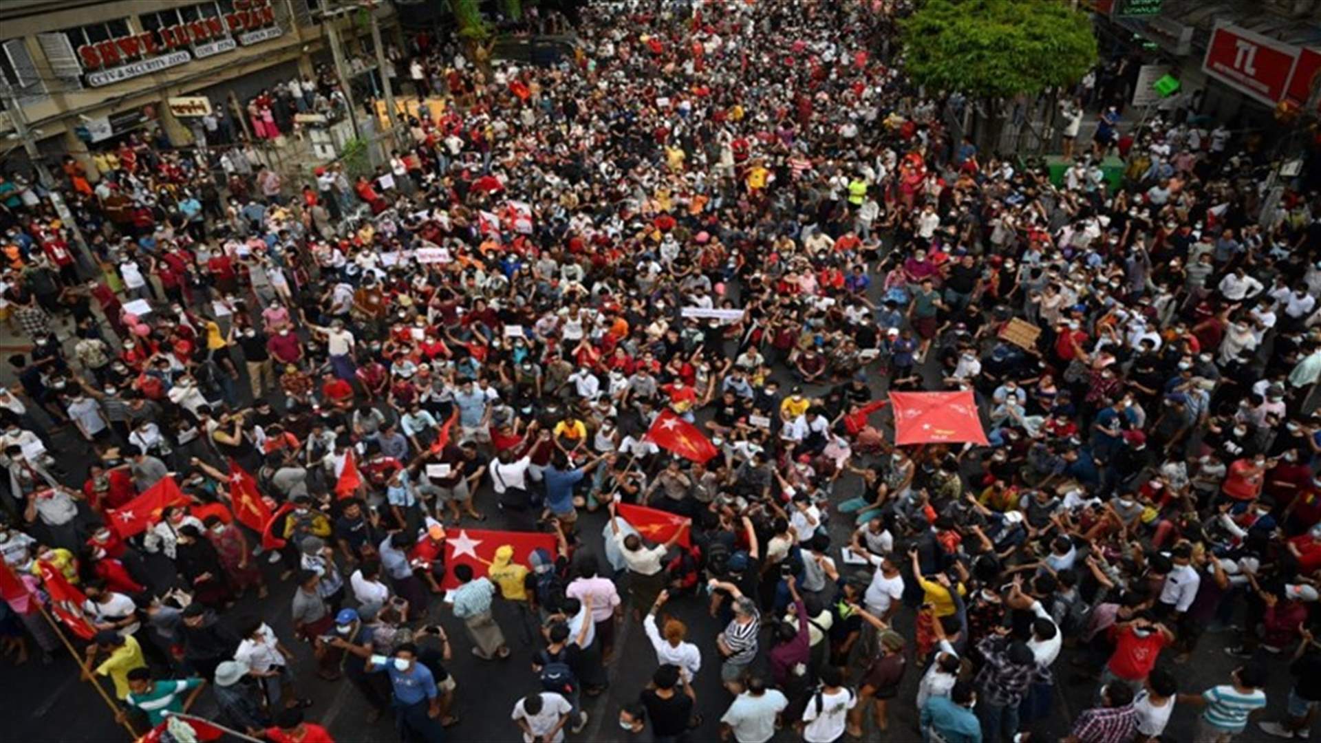 أكثر من ألف شخص يتظاهرون في رانغون ضد الانقلاب العسكري في بورما