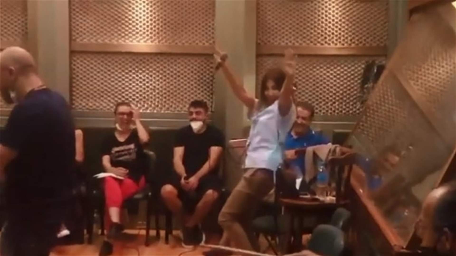 نانسي عجرم تحصد نصف مليون برقصها للفرقة الموسيقية.. "إيام البروفات" (فيديو)